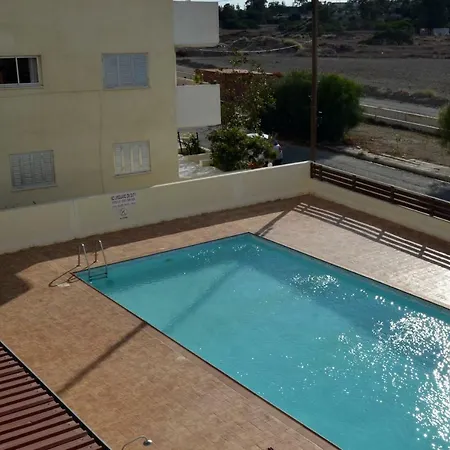 Olivia Mackenzie With Pool Apartment *